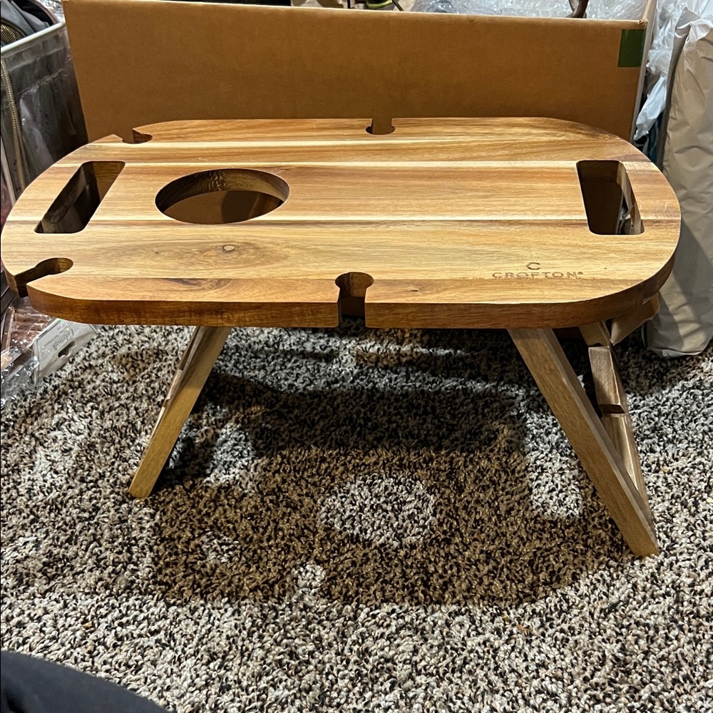 Crofton wine table. Portable foldable